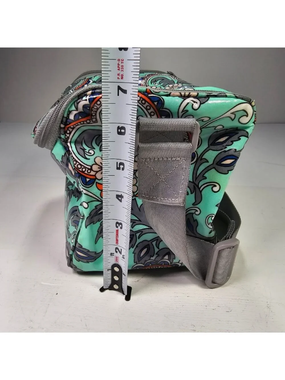 Vera Bradley Insulated Lunch Bag Shoulder Strap Zip Closure 9x7x7